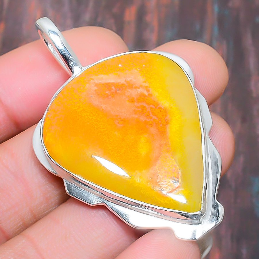 Sunny Glow – Amber & Sterling Silver Pendant