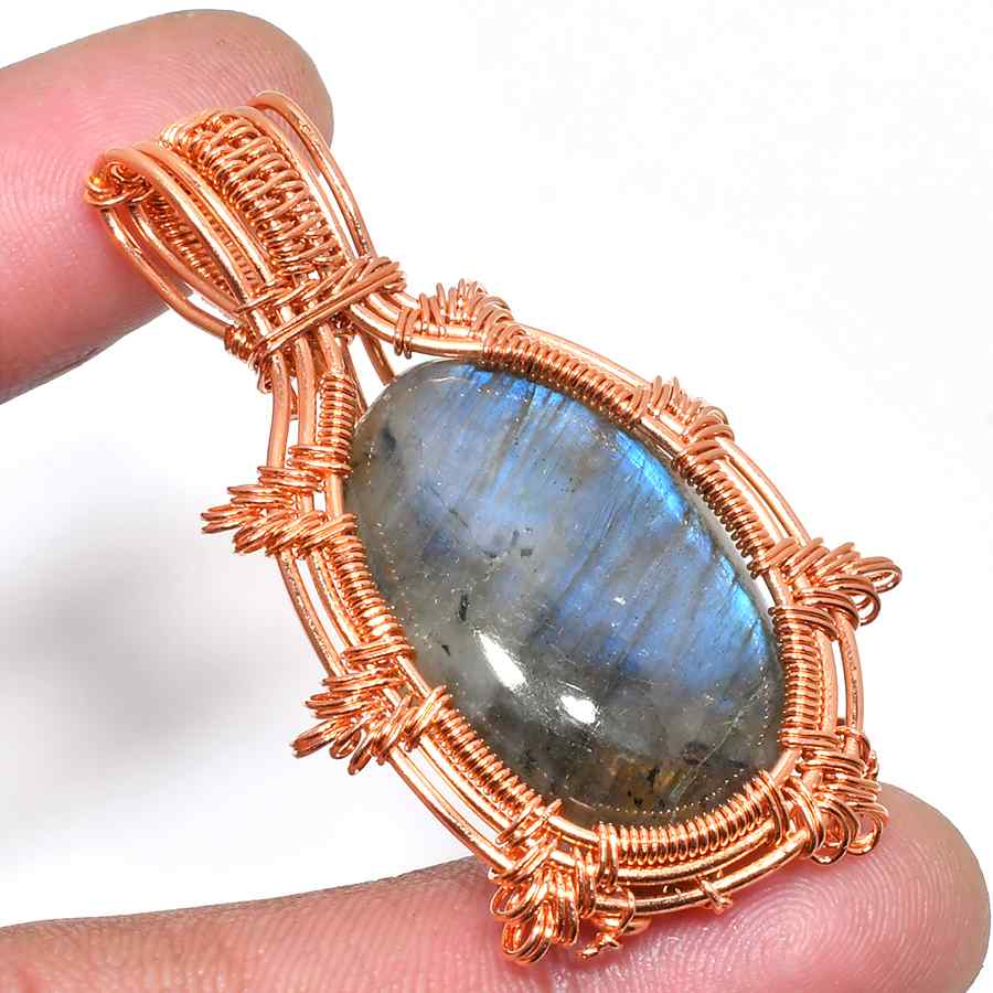 Selene’s Shield – Labradorite Copper Pendant