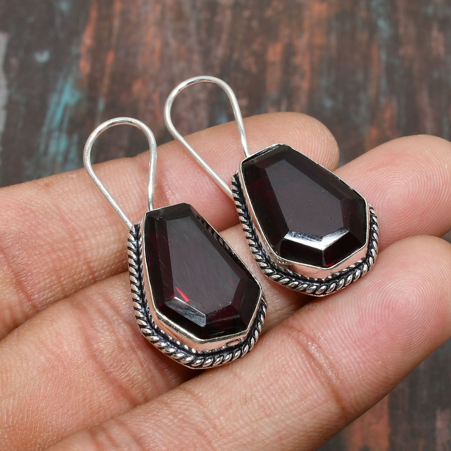 Crimson Allure – Garnet Sterling Silver Earrings