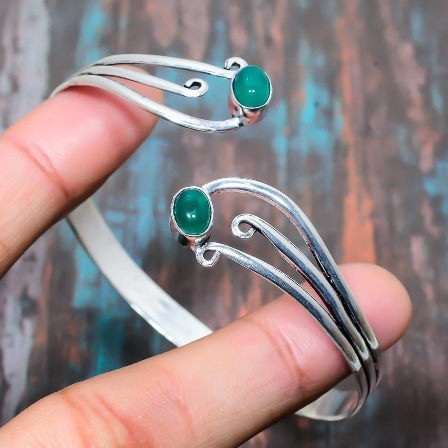 Gaia’s Embrace – Green Onyx Stretch Bracelet