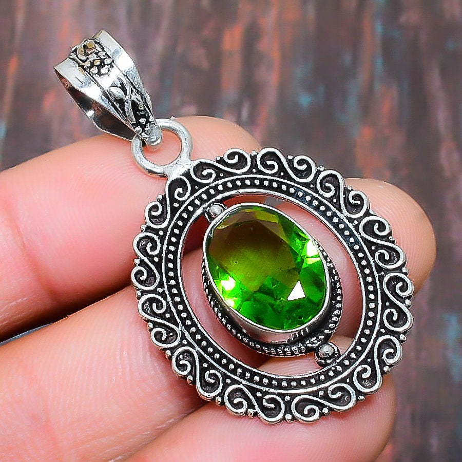 Emerald Embrace – Handcrafted Sterling Silver Pendant
