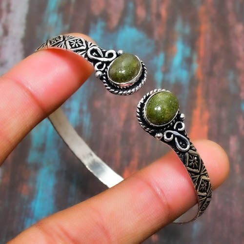 Nature’s Embrace – Moss Agate Silver Cuff