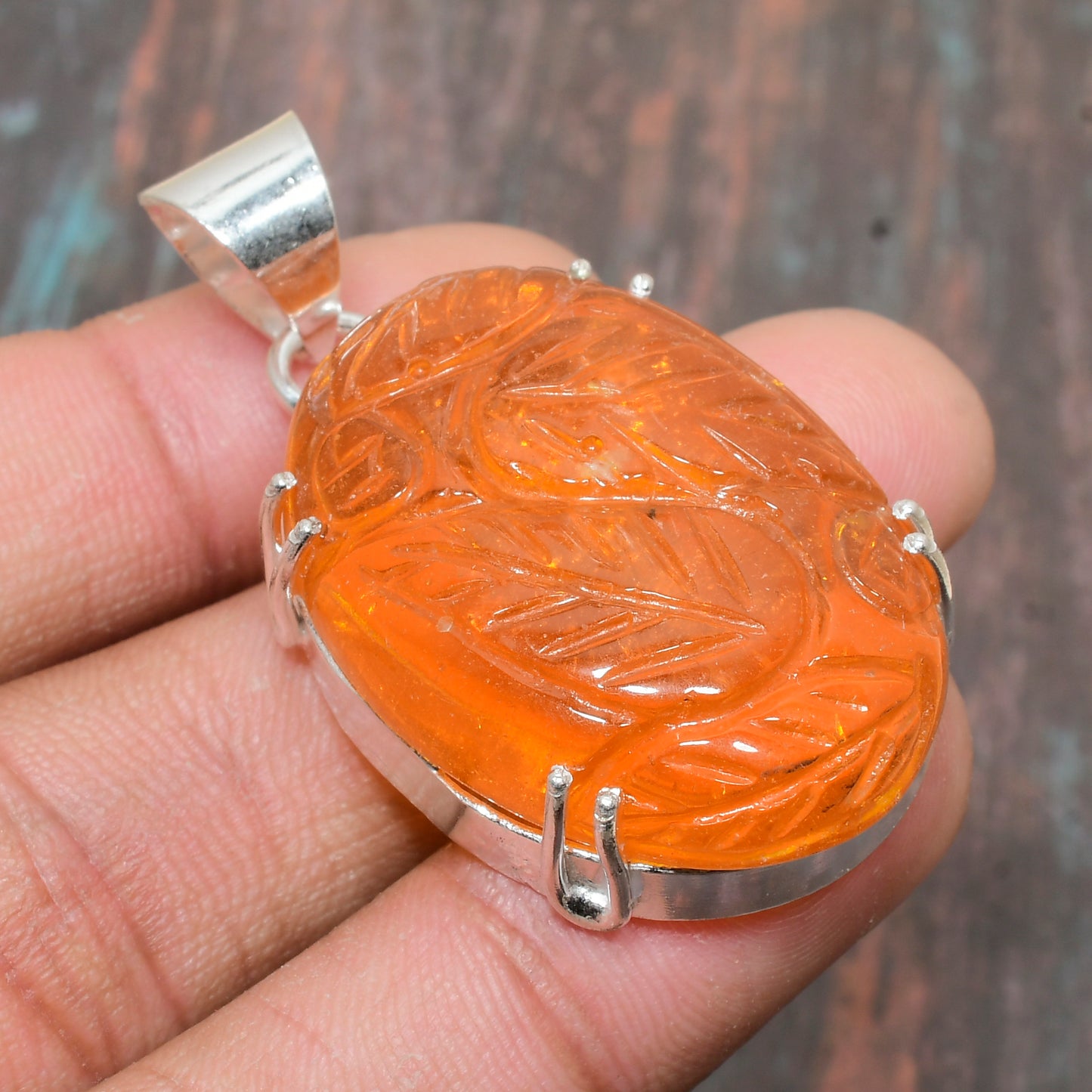 Ember Aura – Sterling Silver Amber Pendant