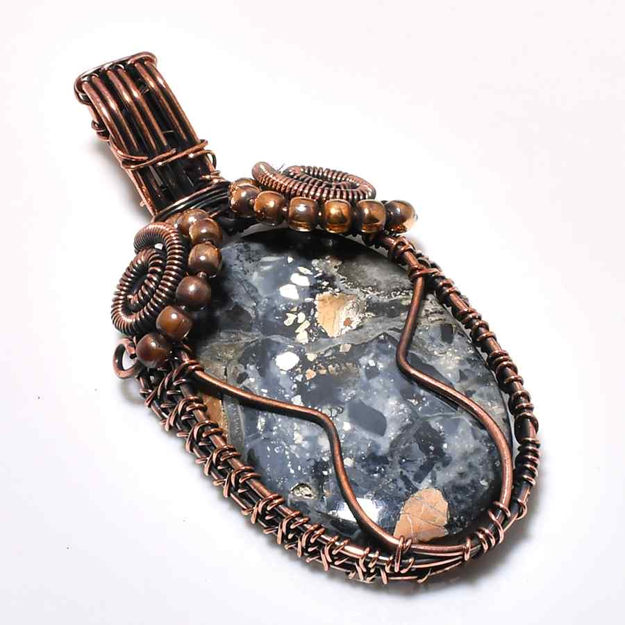 Earthen Embrace – Copper-Wrapped Agate Pendant