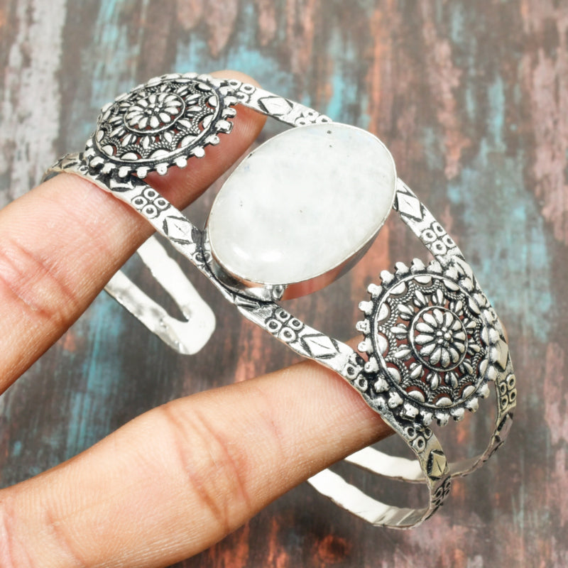 Selene’s Grace – Silver Filigree Moonstone Bracelet