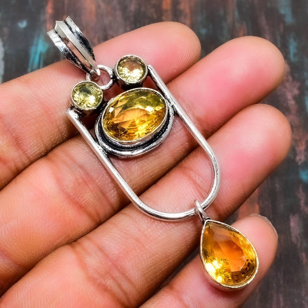 Golden Aura – Sterling Silver Citrine Pendant