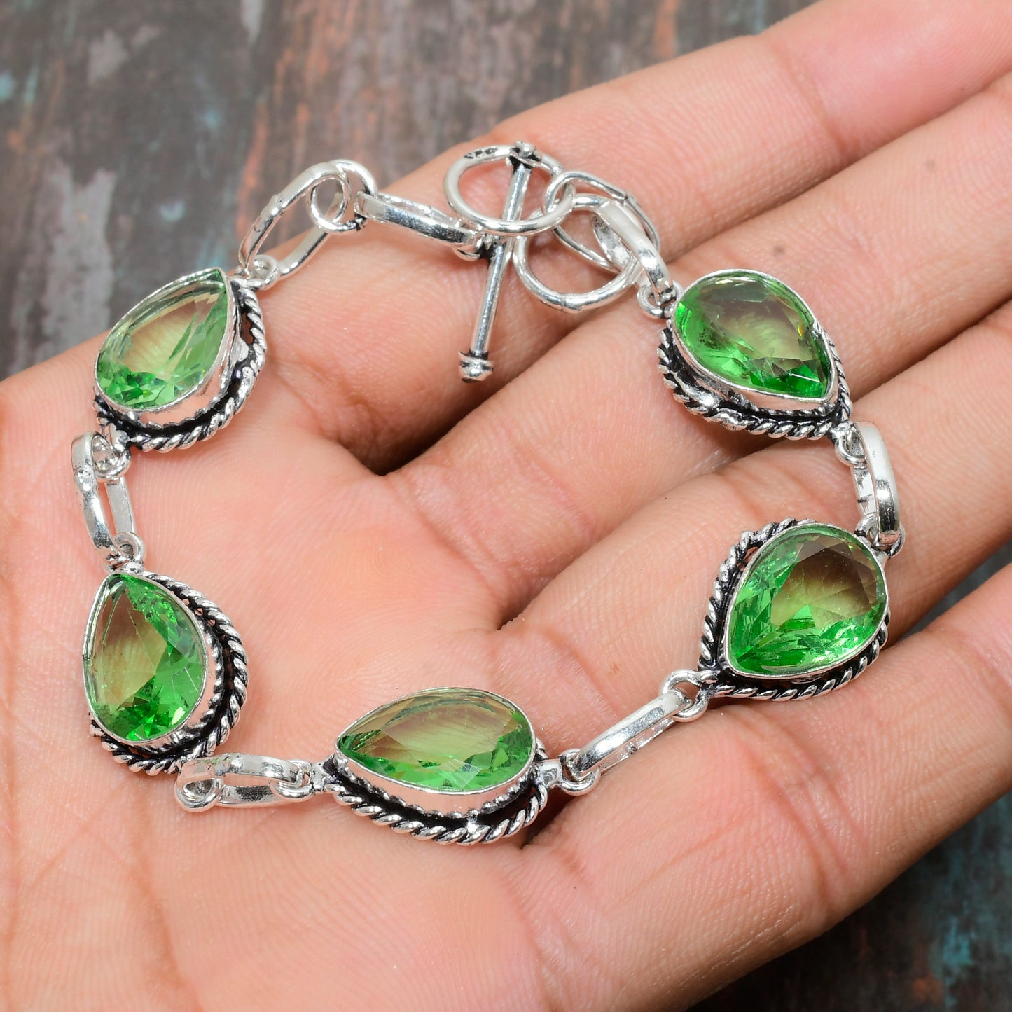Emerald Elegance – Sterling Silver & Green Gemstone Bracelet