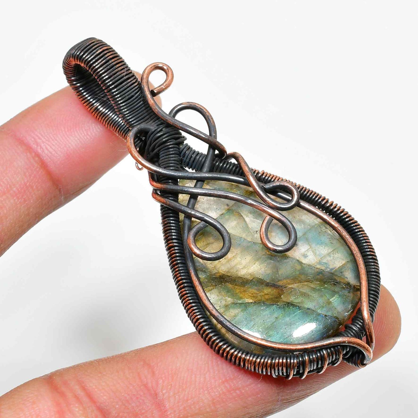 Aurora’s Embrace – Labradorite & Oxidized Copper Pendant