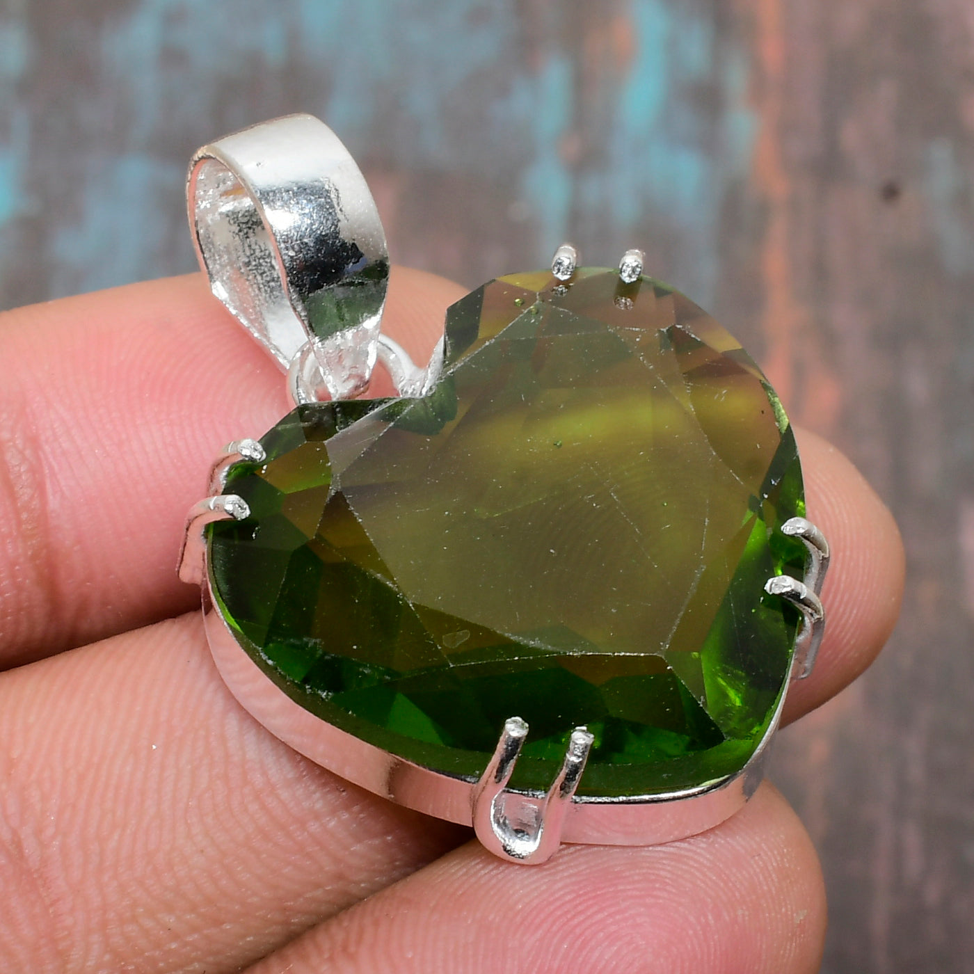 Earth’s Heart – Green Onyx & Silver Pendant