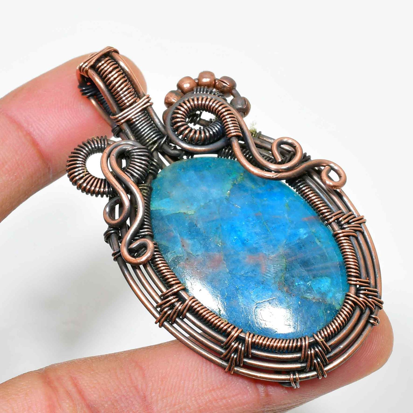Luminous Waters – Labradorite Copper Pendant