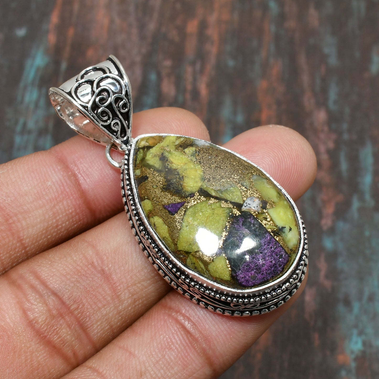 Tranquil Embrace – Variscite Sterling Silver Pendant