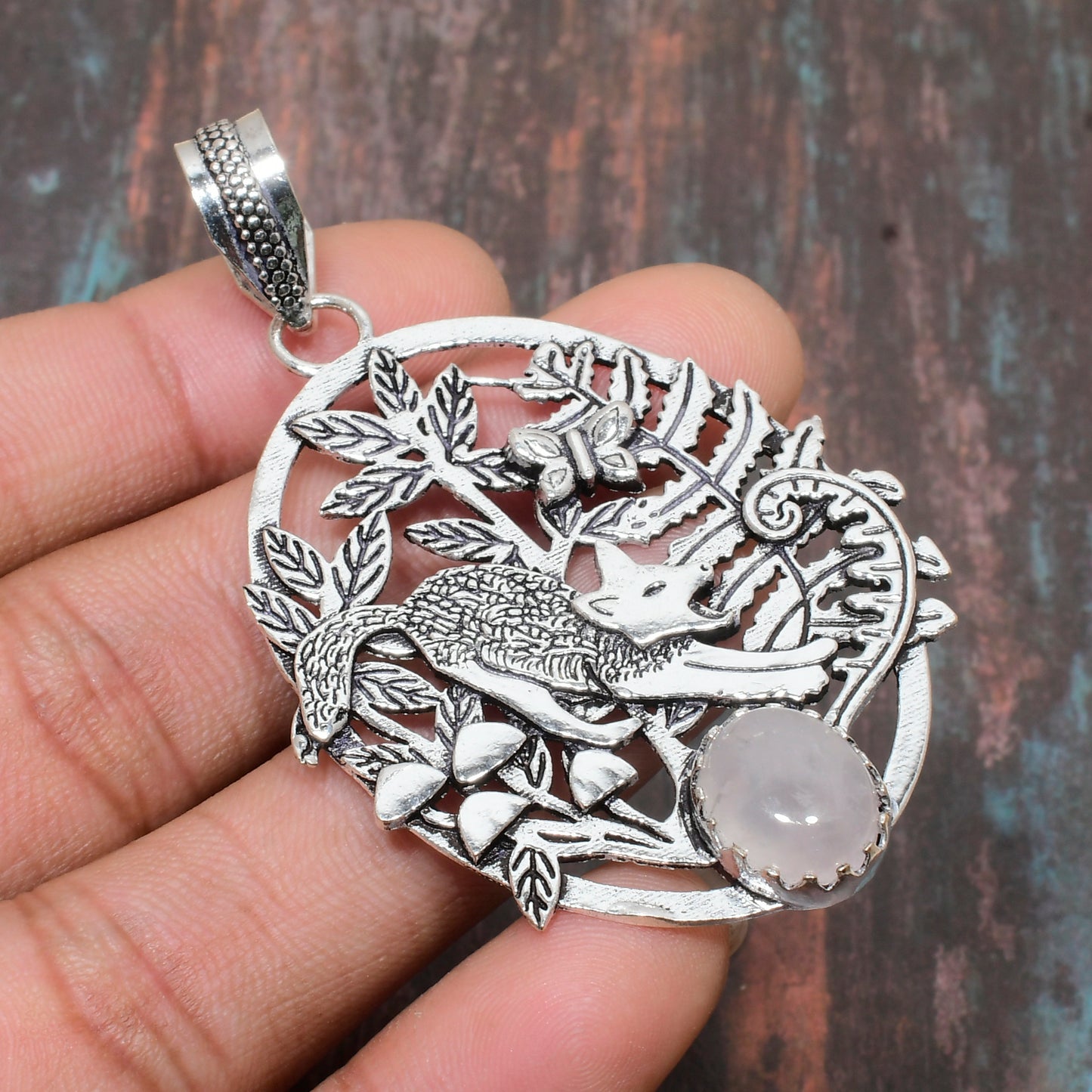 Nature’s Embrace – Sterling Silver Rose Quartz Pendant