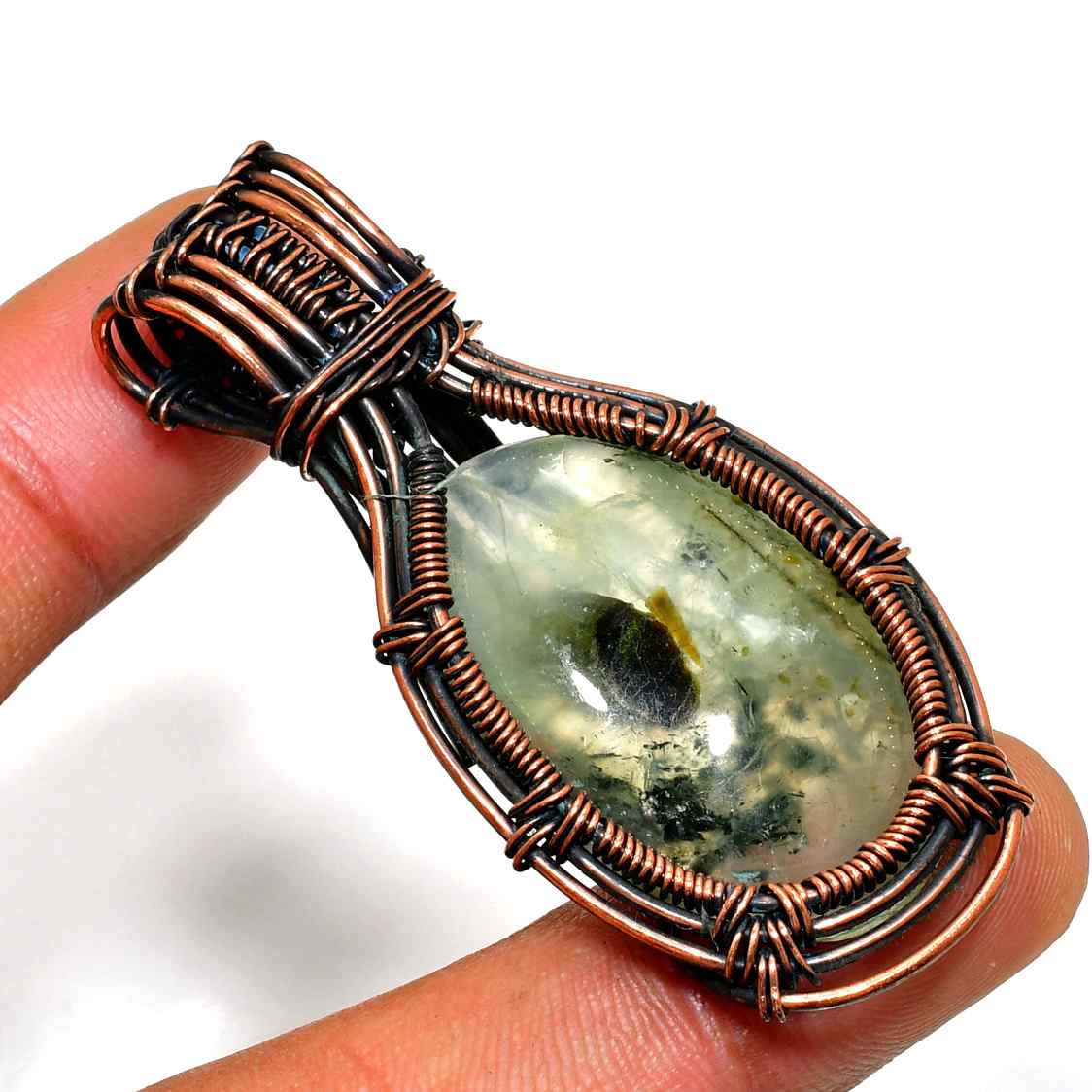 Verdant Serenity – Green Amethyst Copper Pendant
