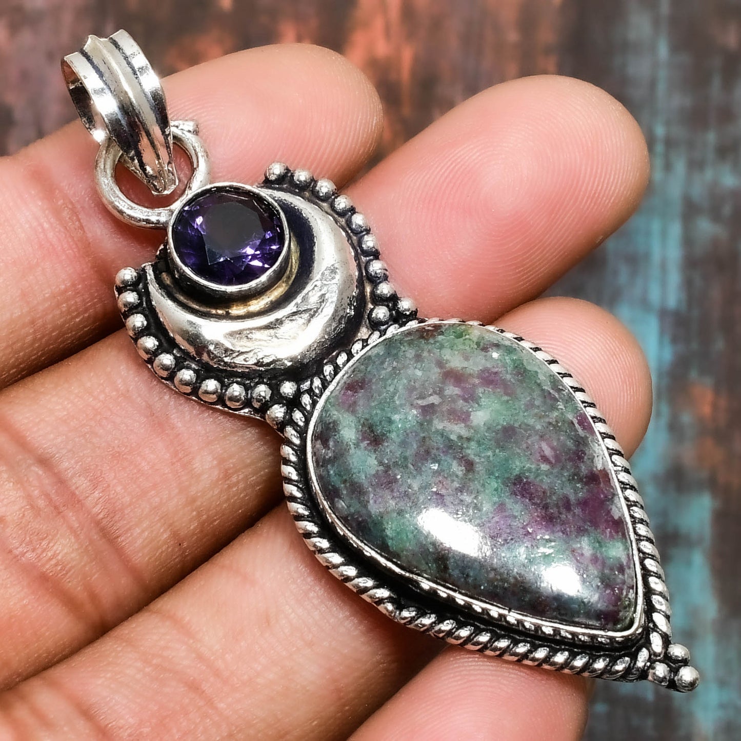 Enchanting Serenity – Emerald & Amethyst Silver Pendant