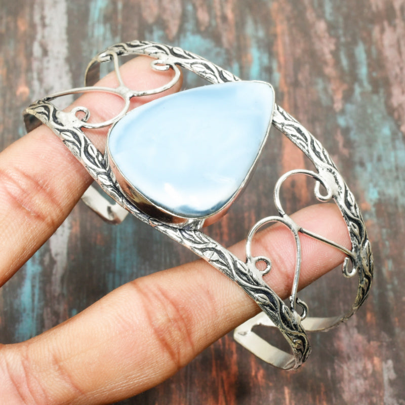 Ocean Calm – Handcrafted Larimar Silver Cuff