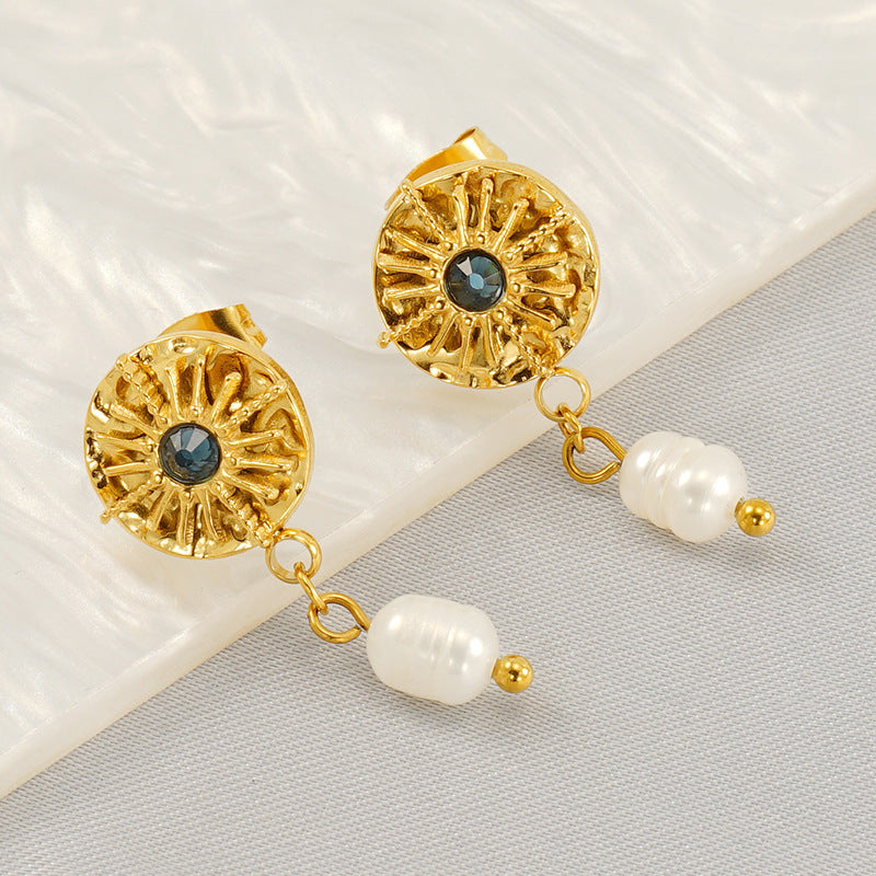 Pearl Essence Retro Earrings