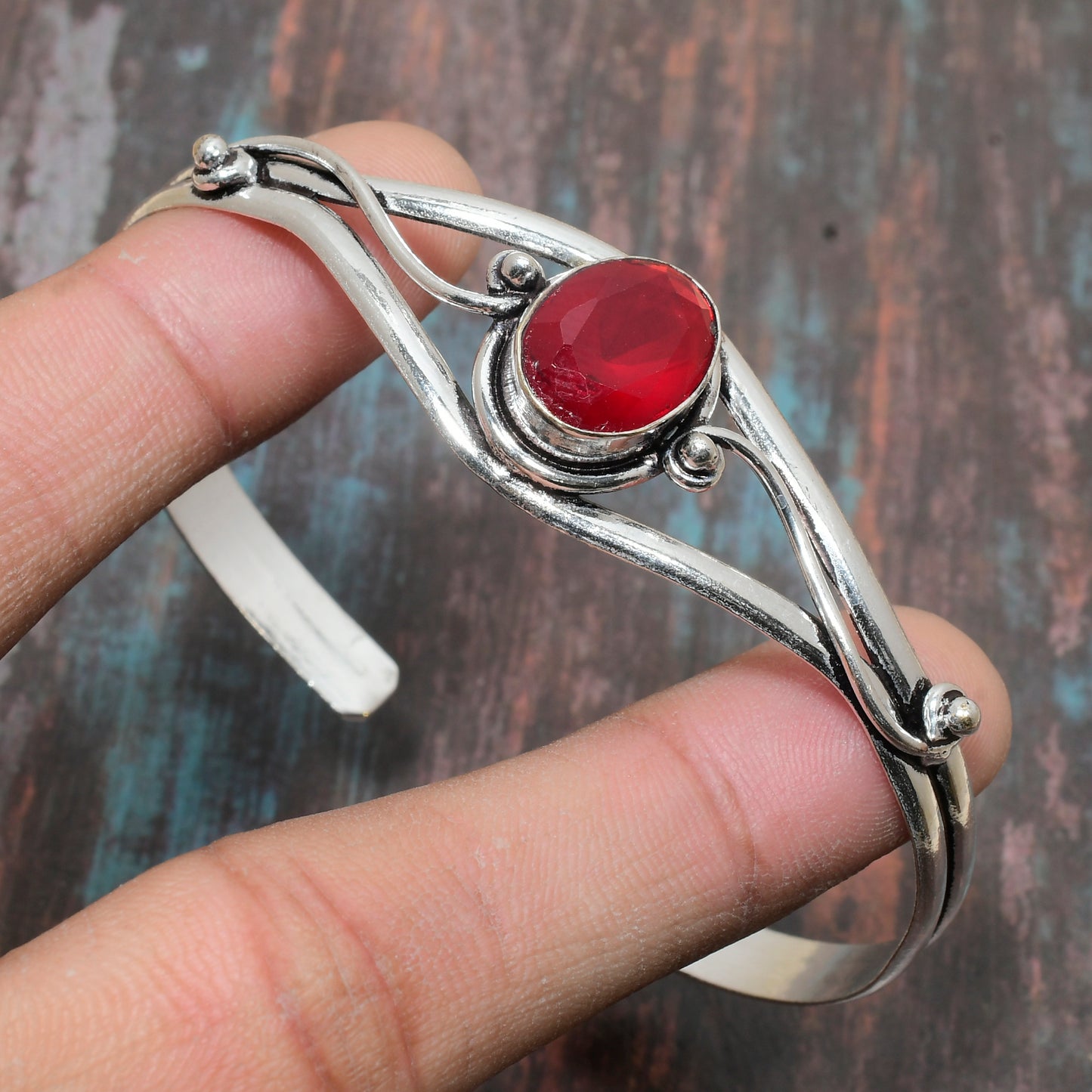 Ruby Radiance – Polished Silver Cuff