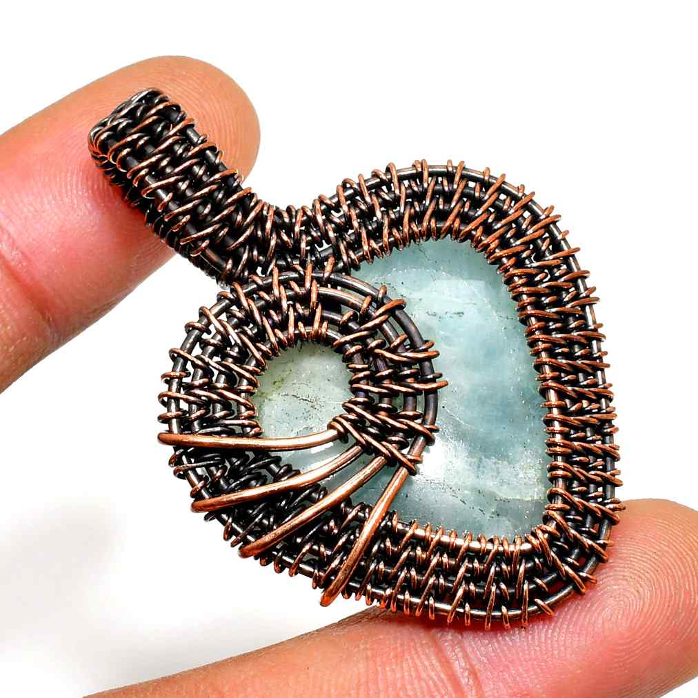 Ocean’s Embrace – Dark Copper Aquamarine Pendant