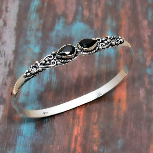 Obsidian Grace – Onyx & Silver Cuff