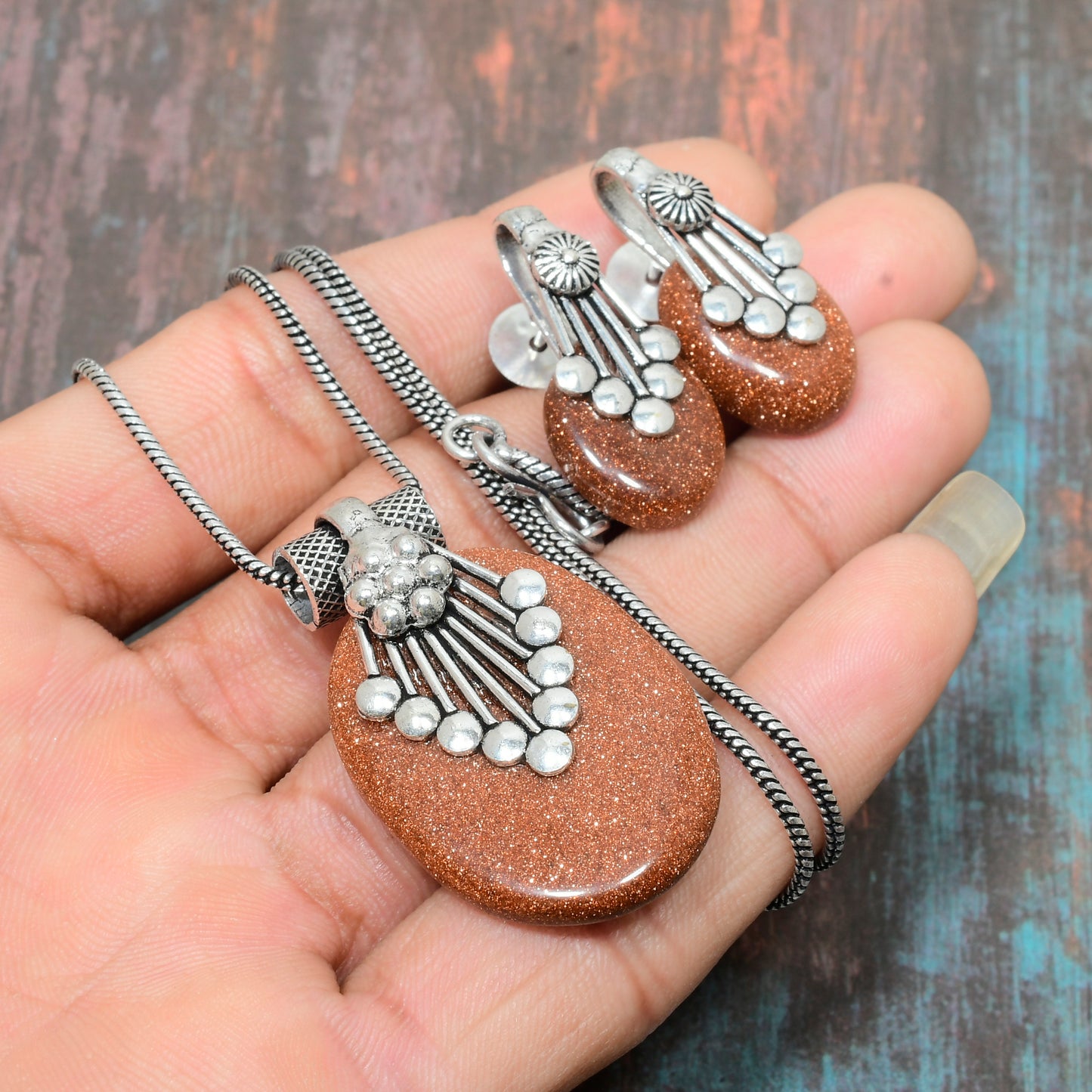 Aurora’s Glow – Golden Sandstone Pendant & Earrings