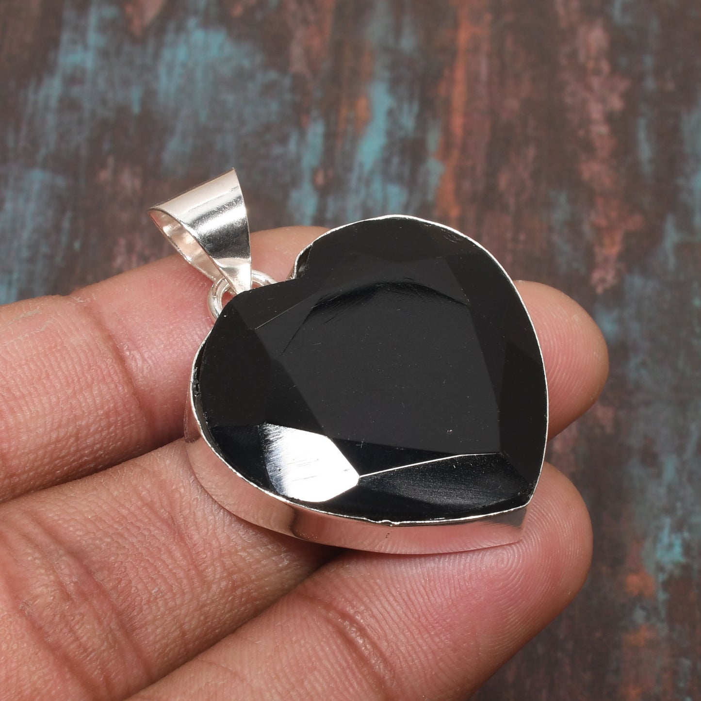 Heart’s Embrace – Onyx & Silver Pendant