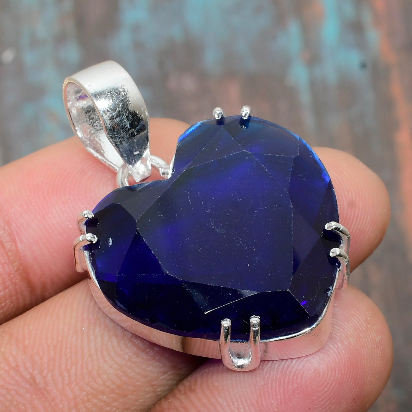 Heart of Serenity – Lapis Lazuli Silver Pendant