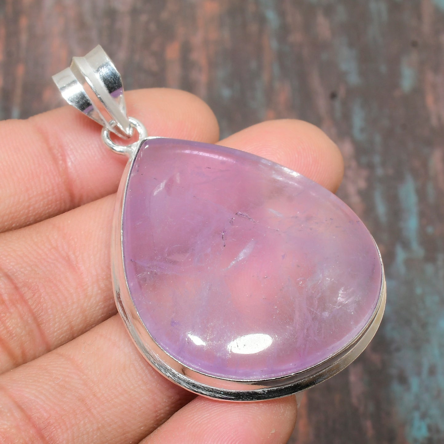 Serenity Aura – Sterling Silver Amethyst Pendant