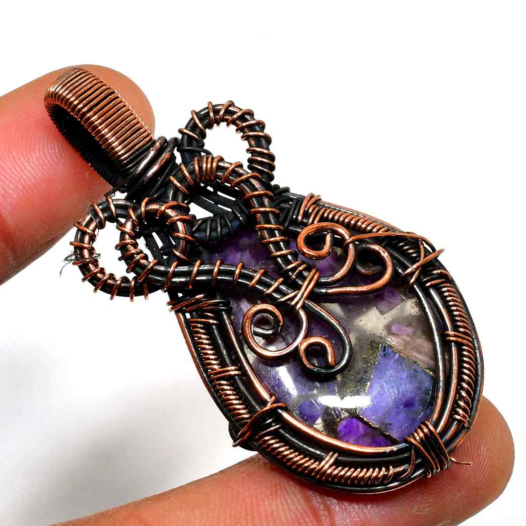 Ezra’s Veil – Mystic Amethyst Copper Pendant
