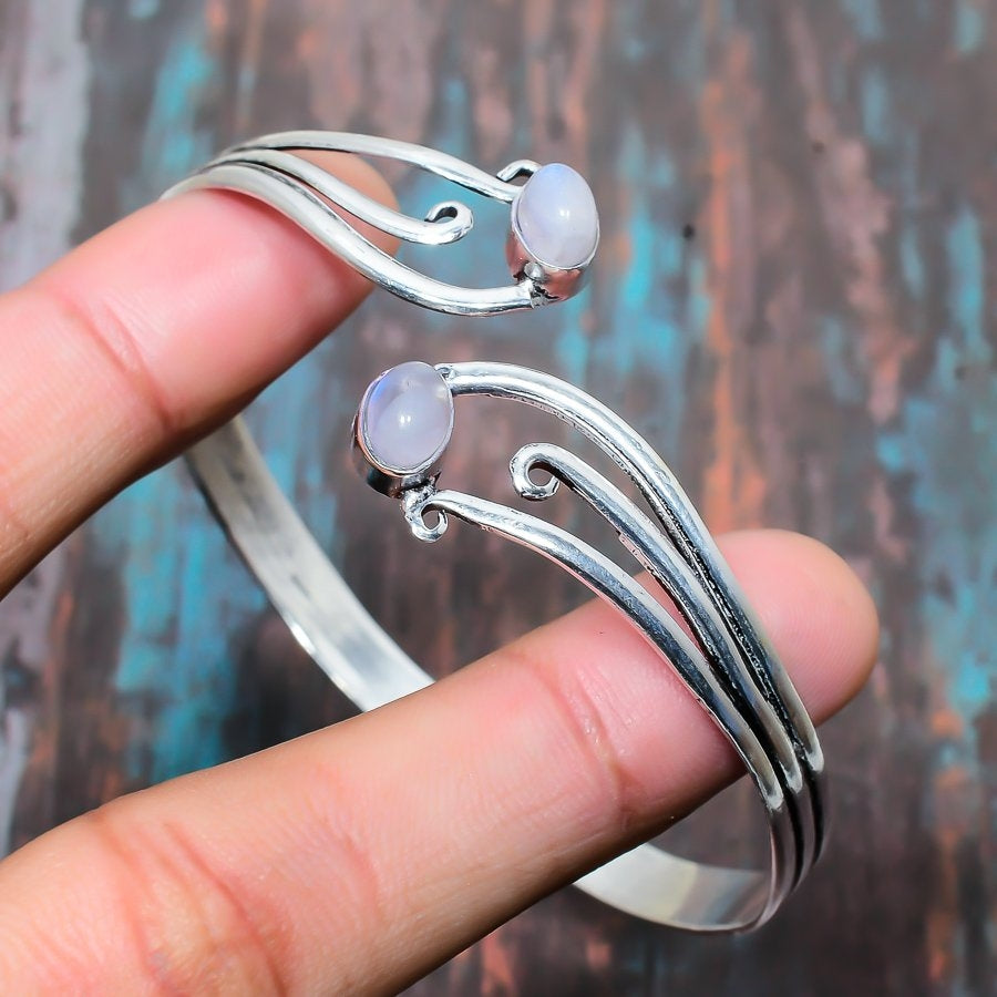 Luna Swirl – Moonstone Silver Cuff