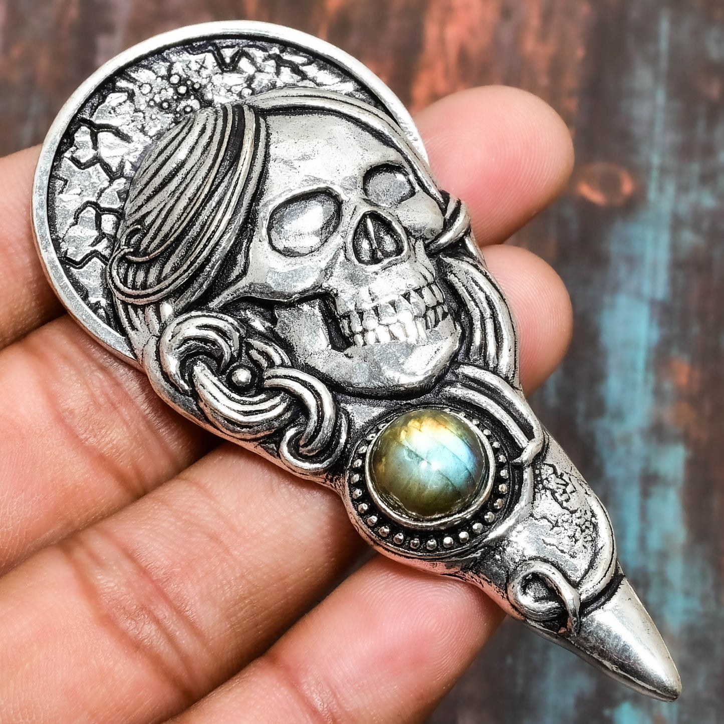 Eclipse Ritual – Labradorite Skull & Moon Brooch