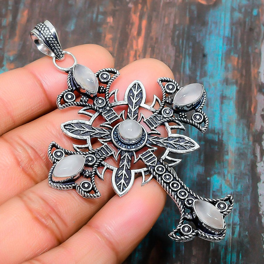 Luna Blossom – Sterling Silver Moonstone Pendant