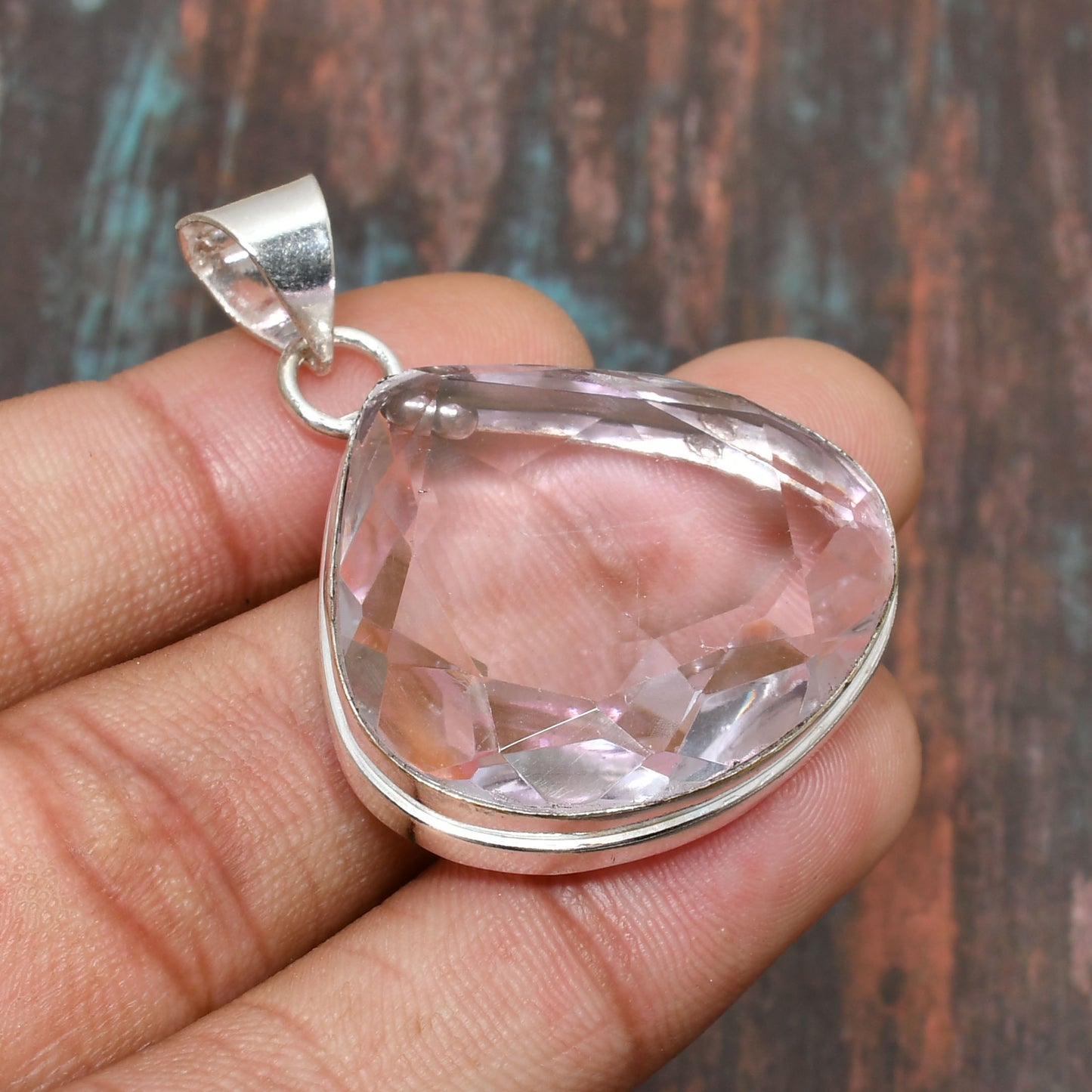 Radiant Harmony – Rose Quartz Silver Pendant