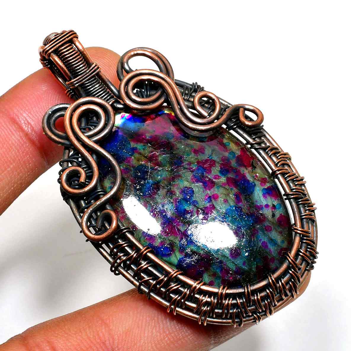 Mystic Cradle – Copper-Wrapped Natural Stone Pendant