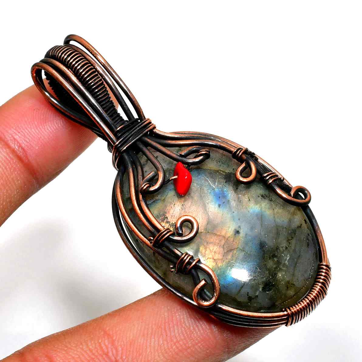 Luna’s Embrace – Labradorite Copper Pendant