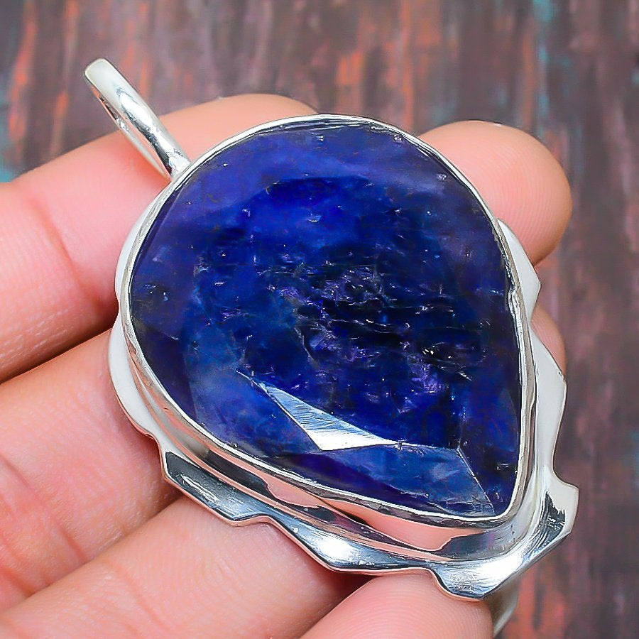 Azure’s Embrace – Lapis Lazuli Silver Pendant