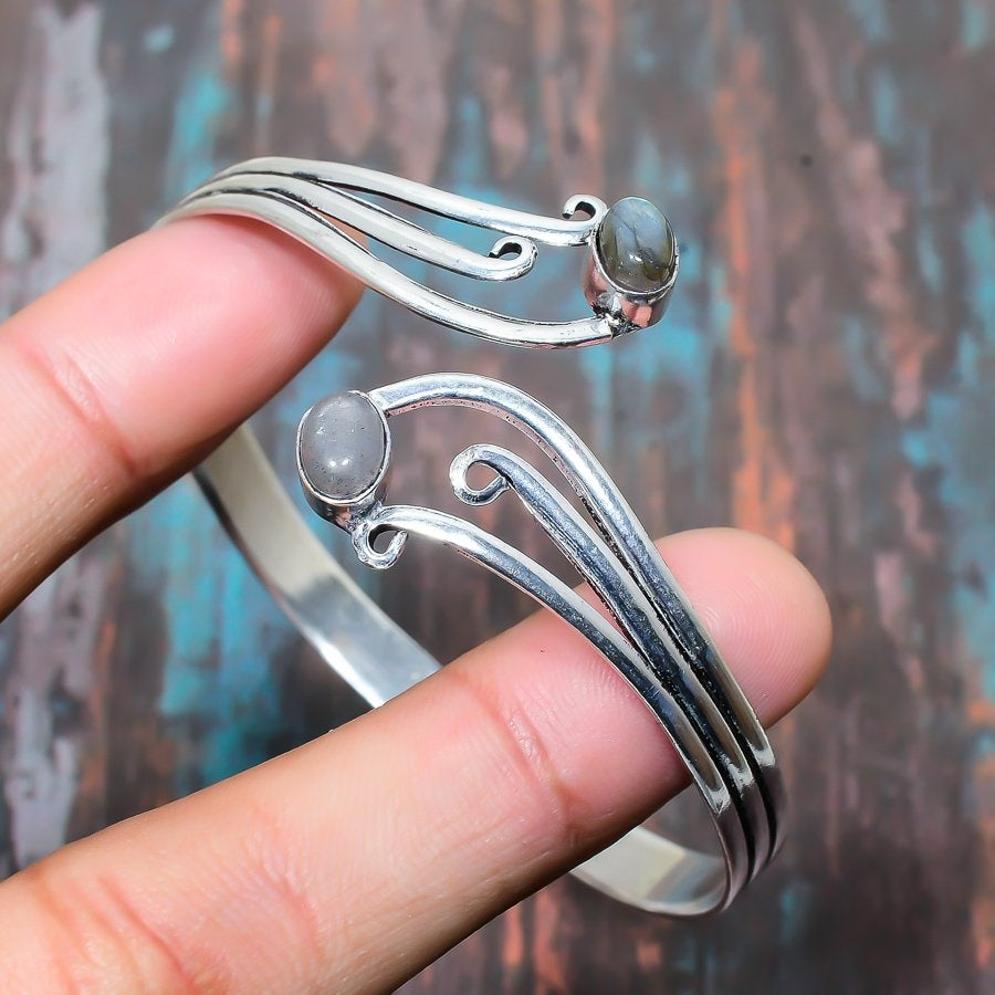 Celestial Waves – Labradorite & Sterling Silver Bracelet