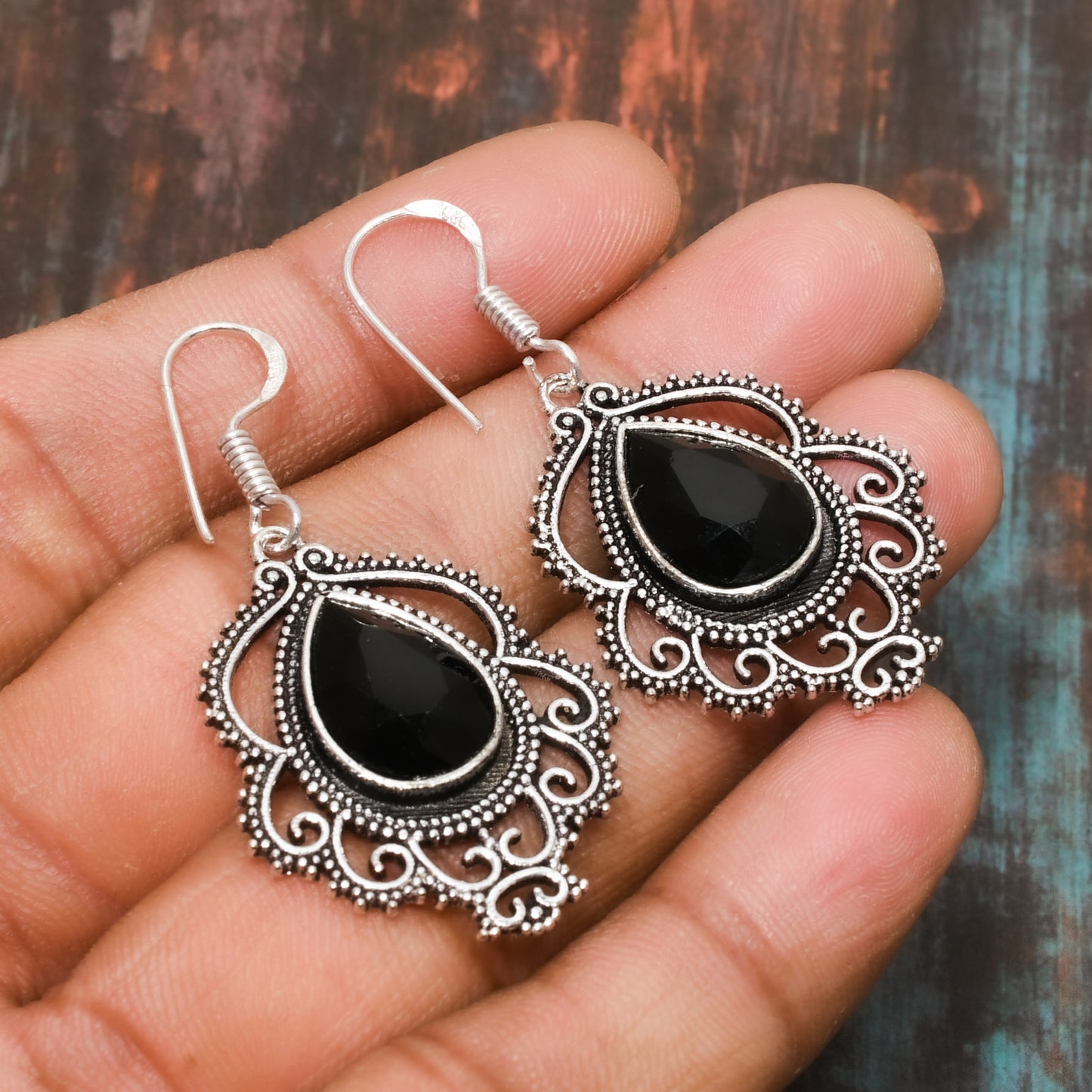 Midnight Lace – Black Onyx Silver Filigree Earrings