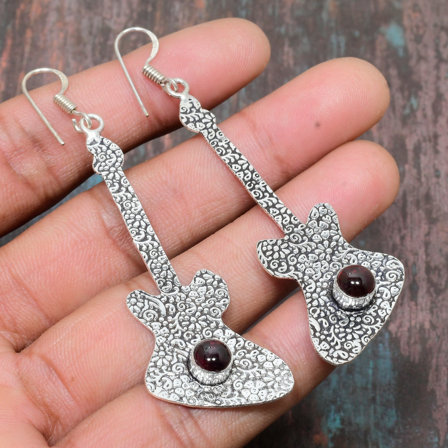 Passion Strings – Garnet & Silver Guitar Earrings