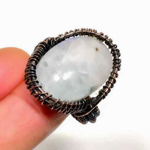Luna’s Embrace – Antique Silver Moonstone Ring