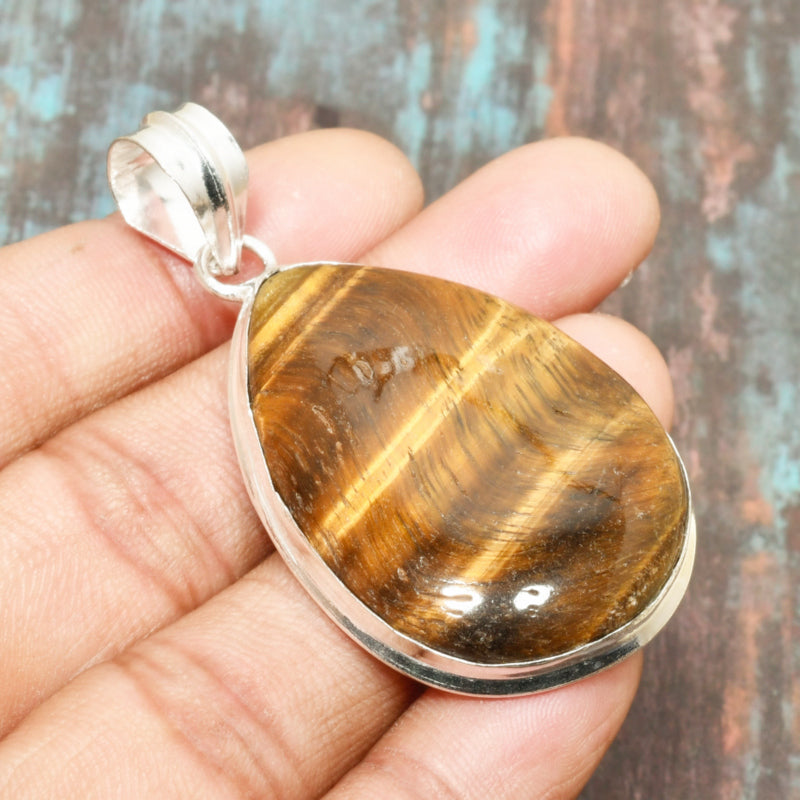 Lion’s Gaze – Sterling Silver Tiger’s Eye Pendant