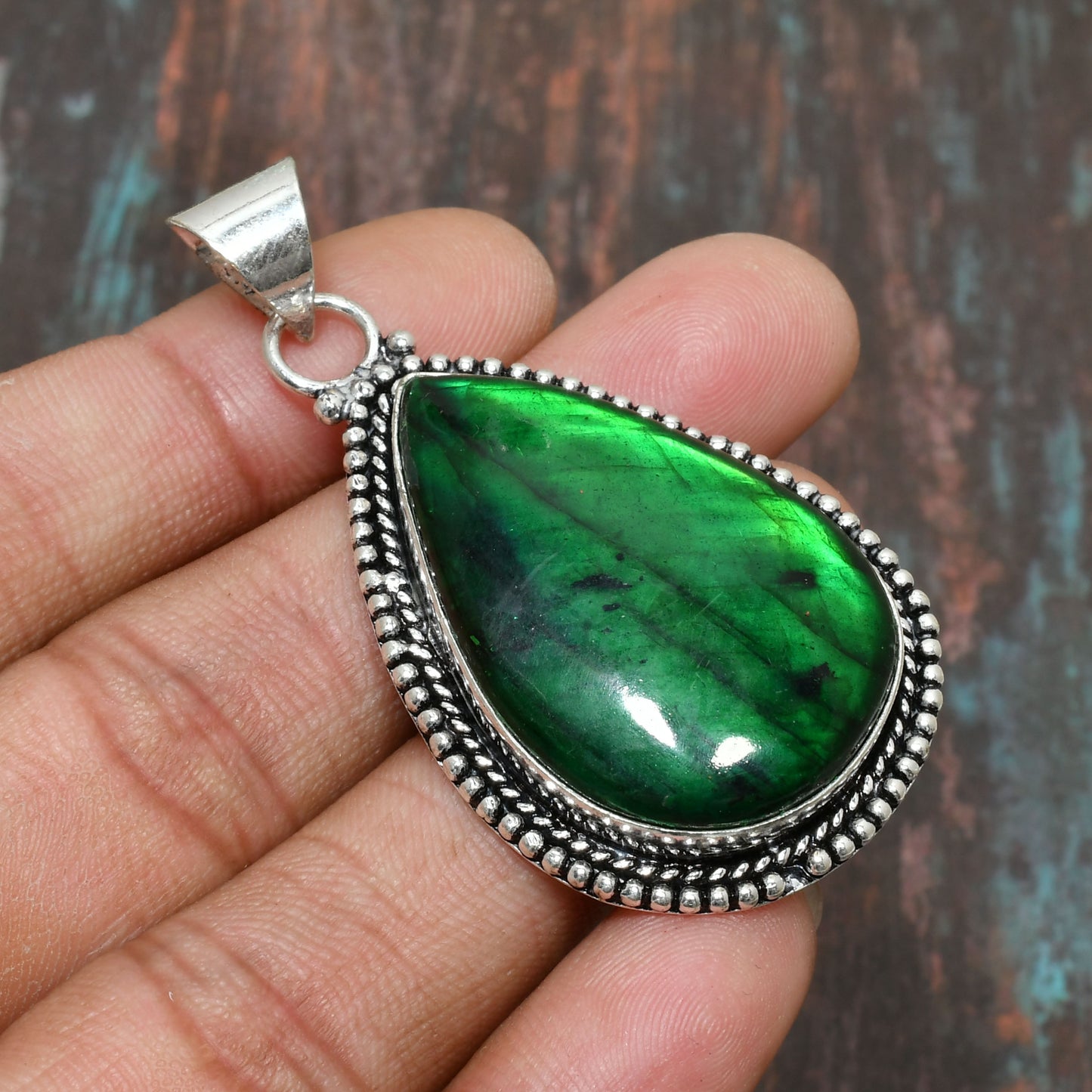 Emerald Oasis – Sterling Silver Filigree Pendant