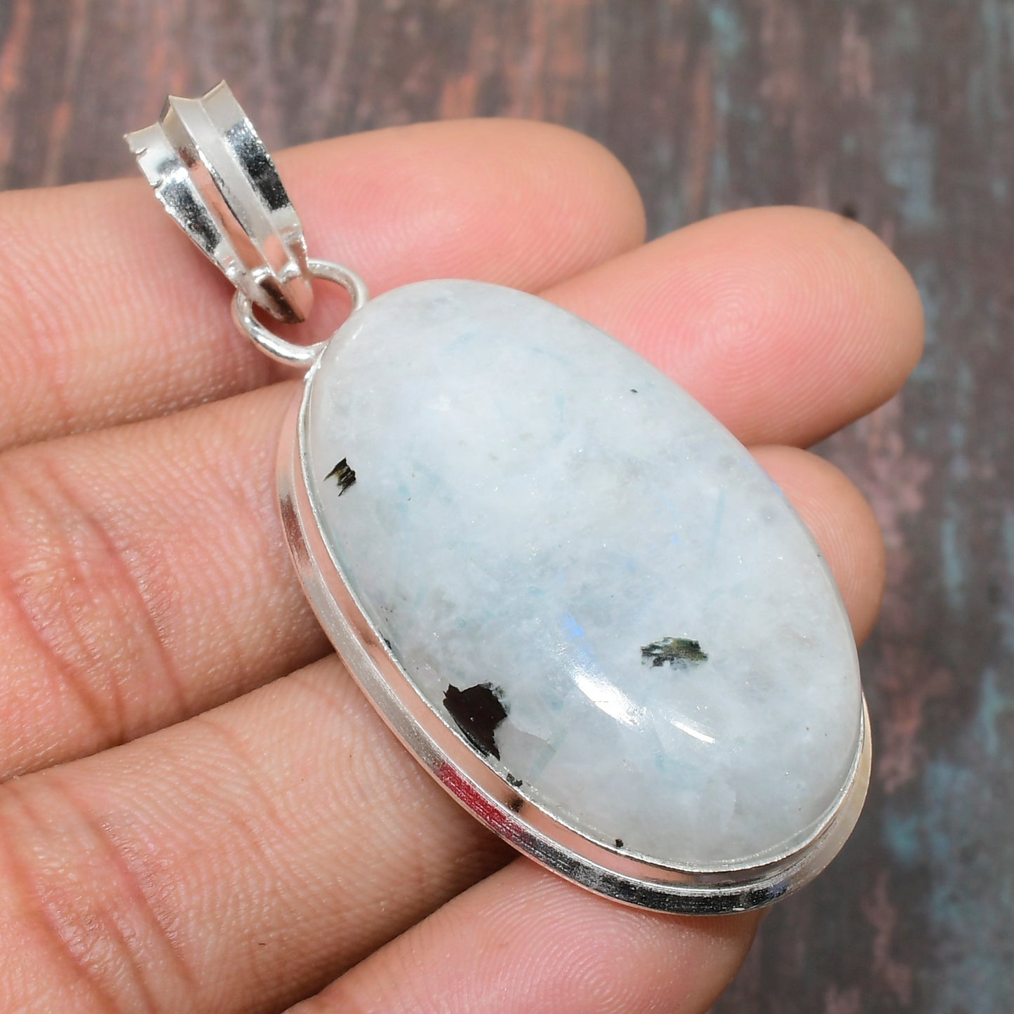 Wanderlust’s Essence – Silver Moonstone Pendant