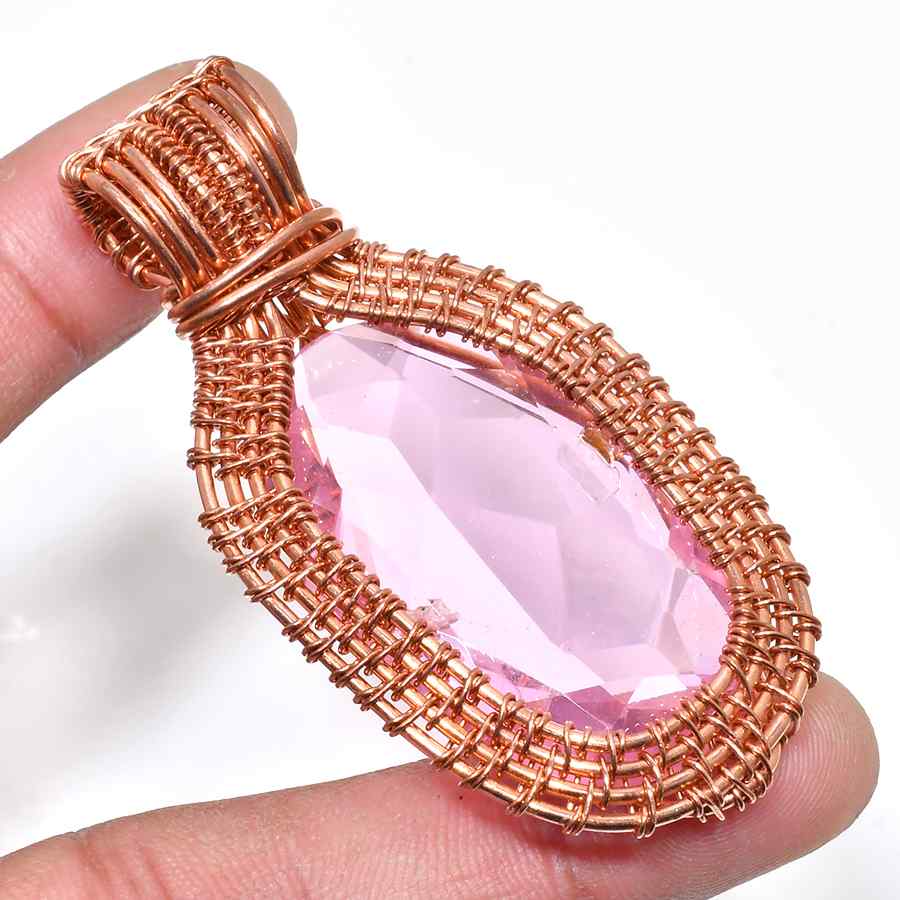 Amara’s Heart – Pink Quartz & Rose Gold Pendant