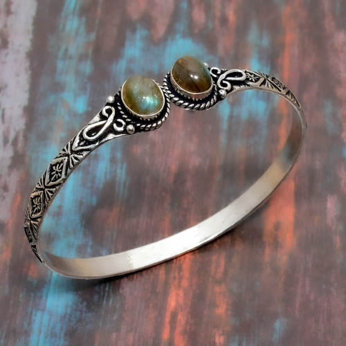 Aurora’s Shield – Labradorite Sterling Cuff