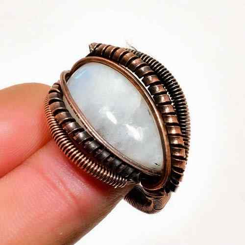Moonlit Embrace – Copper-Wrapped Moonstone Ring