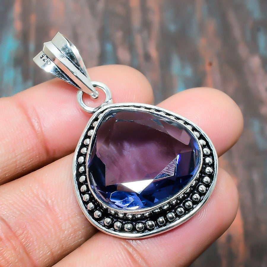 Harmony’s Glow – Amethyst Copper Pendant