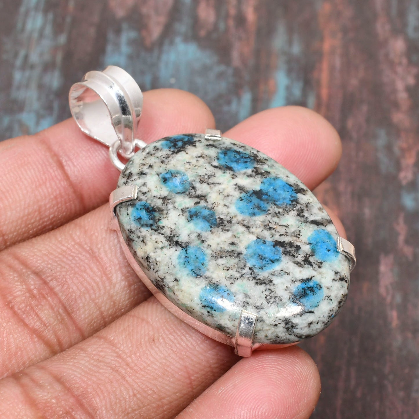 Tranquil Tide – Kyanite Silver Pendant