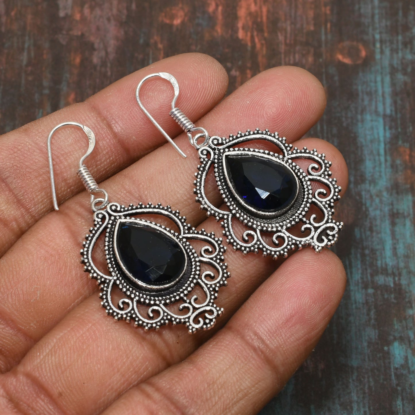 Midnight Guardian – Black Onyx Filigree Earrings