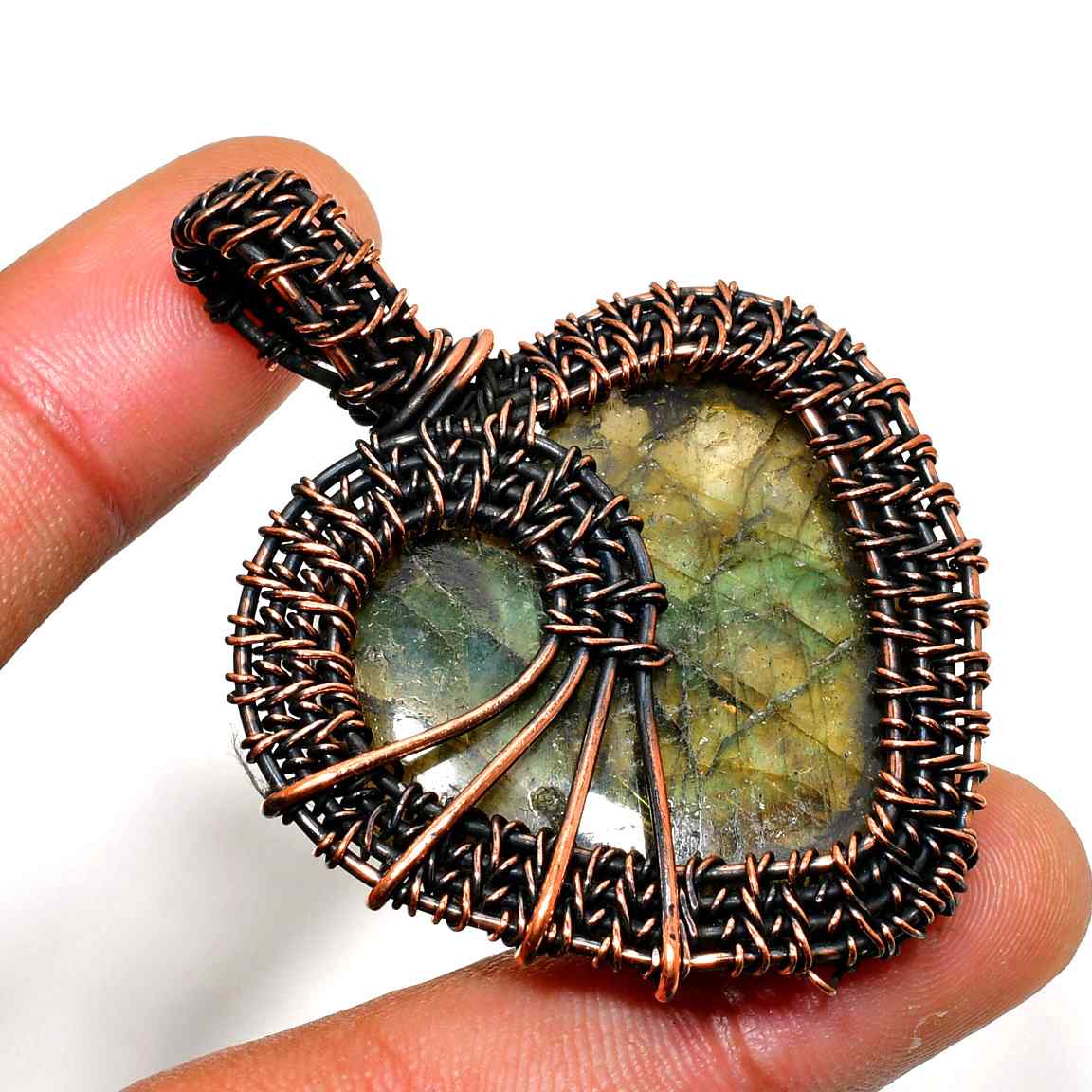 Luna’s Veil – Labradorite & Copper Wire Pendant