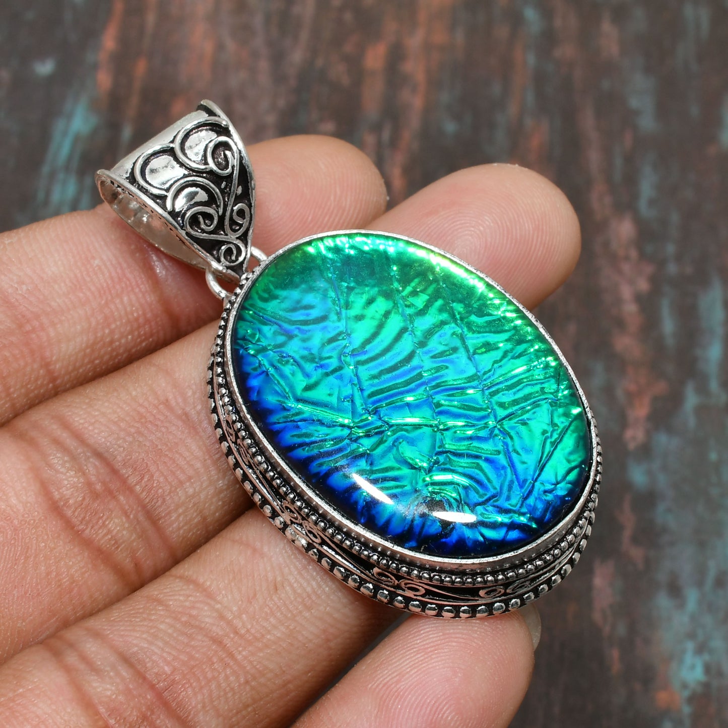 Aurora’s Veil – Sterling Silver Labradorite Pendant